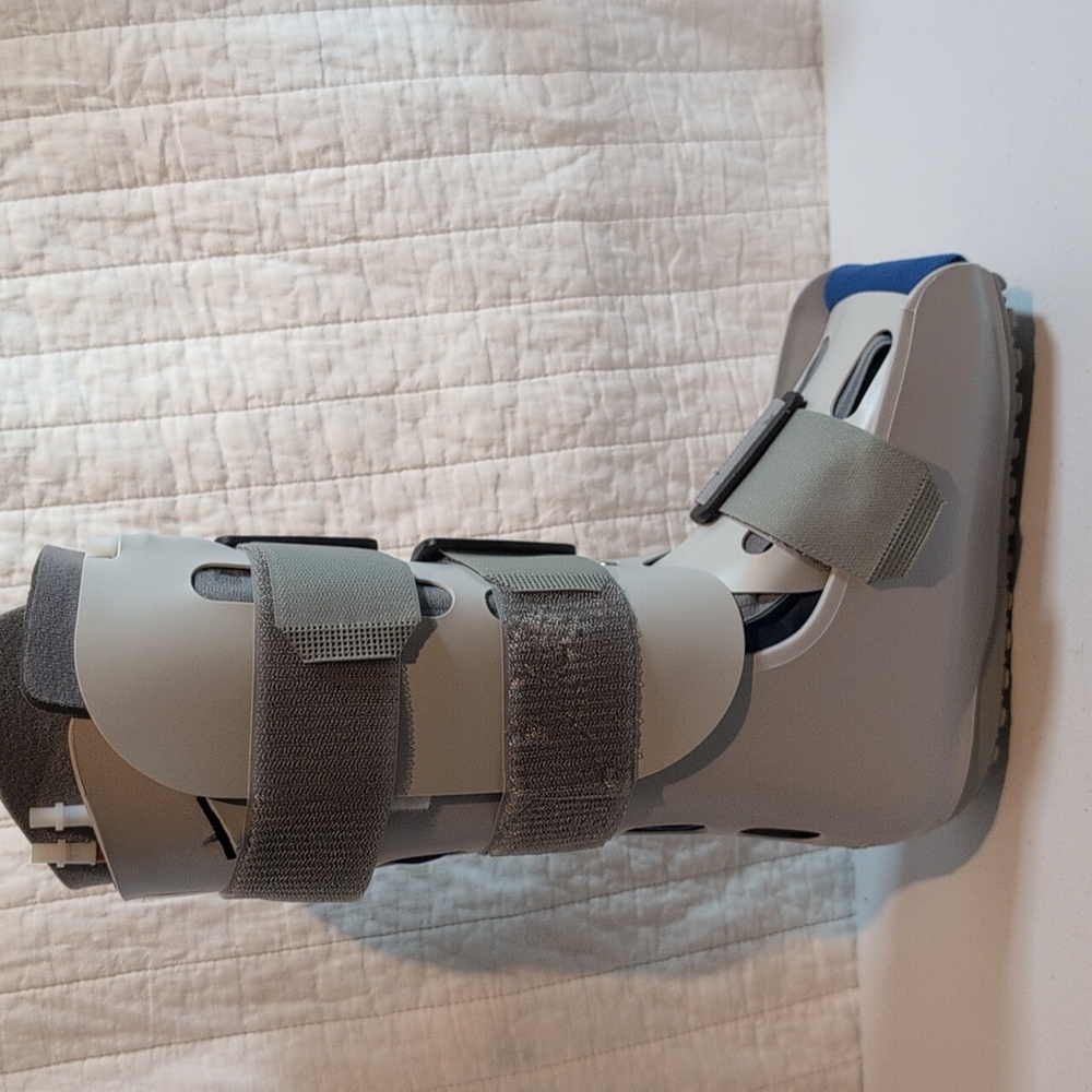 Pediatric Pneumatic Aircast Walker